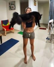 22 Adorable Maine Coons With Their Owners - MaineCoon.org
